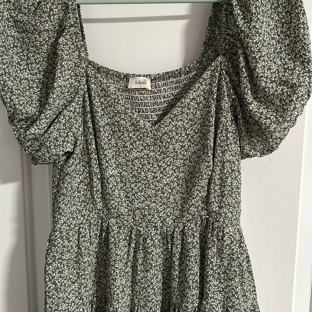 NWOT Green Floral Tullabee Dress - Picture 2 of 9